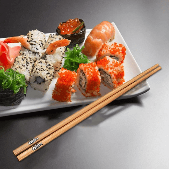 How to use sushi chopsticks?