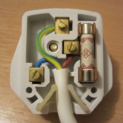 How to wire a plug?